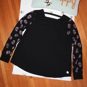 Torrid Black Skull Sleeve Top, Sz 1...C1024